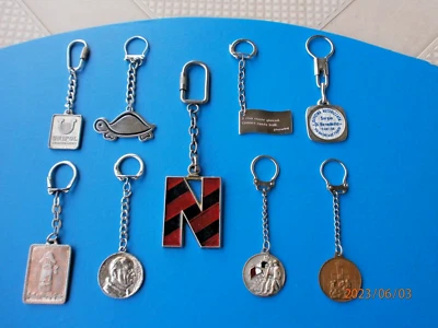 Lotto di ciondoli vintage vario genere - Immagine 1 di 4