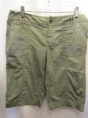 MUJER APT.9 BERMUDAS VERDES TALLA 12 ENTREPIERNA 12" CINTURA PLANA 17" Foto 1 de 3