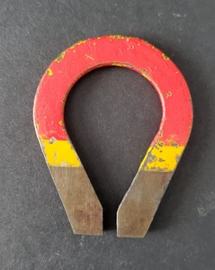 Vintage Toy Horseshoe Magnet Red Yellow 2 1/2" X 2" - Picture 1 of 3
