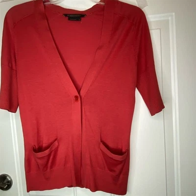 Cárdigan rojo manga corta para mujer BCBGMAXAZRIA talla S cuello en V Foto 1 de 4