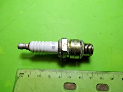  Bujía NGK p/n BUHX y 2522 #72 nos 14 x 12,7 mm Kawasaki A7 350 A7SS H1 500 Foto 1 de 2