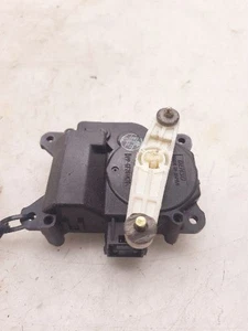 01 02 03 04 05 06 Lexus LS430 AC Vent Actuator 063700-8201 - Picture 1 of 12