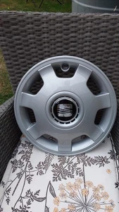 Seat 15" Wheel Trim - Genuine Brand New 6N0601147A - Picture 1 of 4