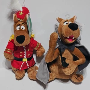 Warner Brothers  VAMPIRE and Nutcracker Scooby-Doo - NWT Vintage bean bag plush - Picture 1 of 7