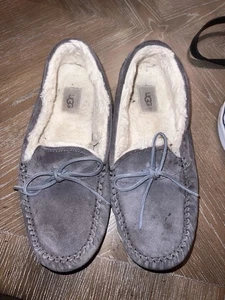 UGG Mens Slippers Moccasins Shoes Size 11 Grey Suede Slip On - Picture 1 of 7