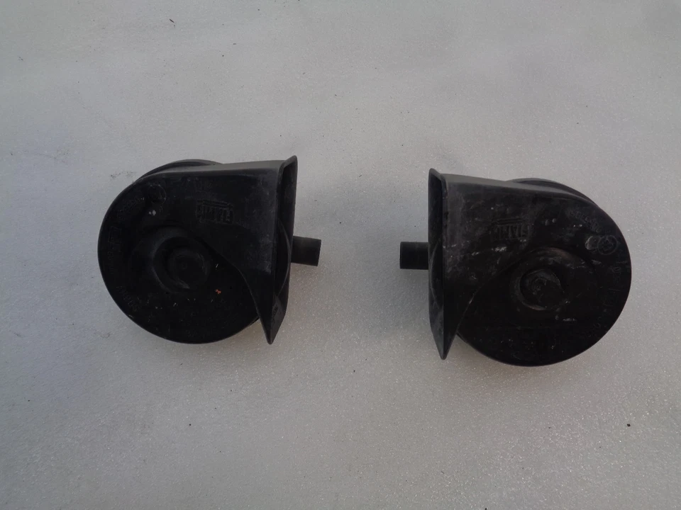 2002-2005 BMW 745Li E65 Low & High Pitch Tone Horn Set OEM LK80738 - Image 1 of 4