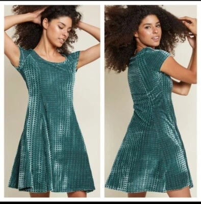 ModCloth Fervour Velvet Vibes Skater Dress Fit & Flare Shift NWOT Size S  - Image 1 of 4