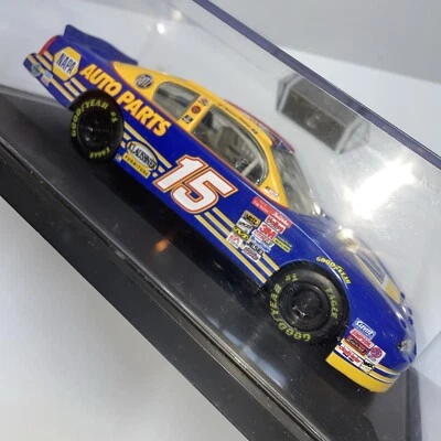 FIRMADO MICHAEL WALTRIP #15 ELITE NAPA 1/24 EN ESTUCHE (nunca abierto) Foto 1 de 4