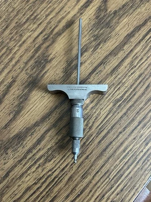 Brown & Sharpe No. 605 (?) Micrómetro de profundidad de maquinista (.001"), rango de 0 - 2-1/2" Foto 1 de 4