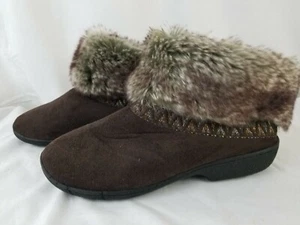 Women's Isotoner Brown Microsuede Slipper With Faux Fur, Sz 7.5-8 - Picture 1 of 7