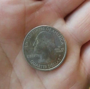 2017 District of Columbia Quarter missing one whole edge super rare htf state - Picture 1 of 2