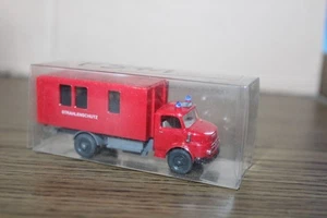 Wiking Mercedes Rundhauber Feuerwehr Container Strahlenschutz Modell-LKW 1:87 H0 - Bild 1 von 4
