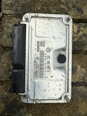 Bosch 03C906057 K Skoda Fabia 1.6 Petrol 2009 ECU Working Condition - Image 1 of 3