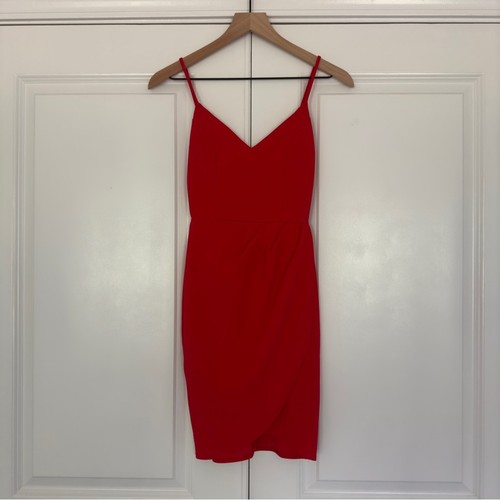 Lulus Romantico Spaghetti Strap Mini Abito Finto Avvolgente Pieghettato Scollo a V Rosso San Valentino