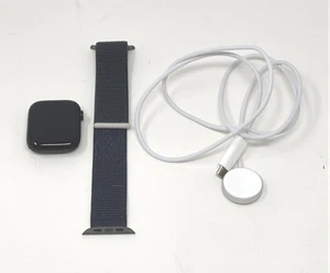Apple Watch Series 9 45mm Midnight Aluminiowa obudowa / Sportowa pętla Band GPS Bardzo dobry - Zdjęcie 1 z 6
