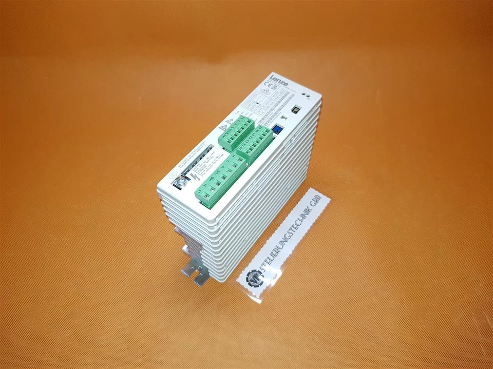 Lenze Frequency Converter Type: EVF8202-E-V002 0.75 kW - Image 1 of 1