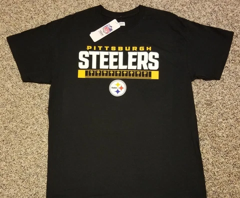 Pittsburgh Steelers Large NFL football T-shirt! New with tags! Cover