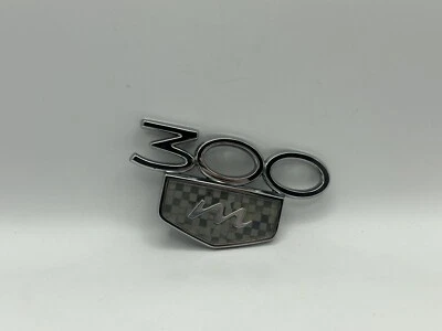 Chrysler 300 M 1999-2004 tapa trasera emblema insignia logotipo cromo OEM 04805286AA Foto 1 de 4