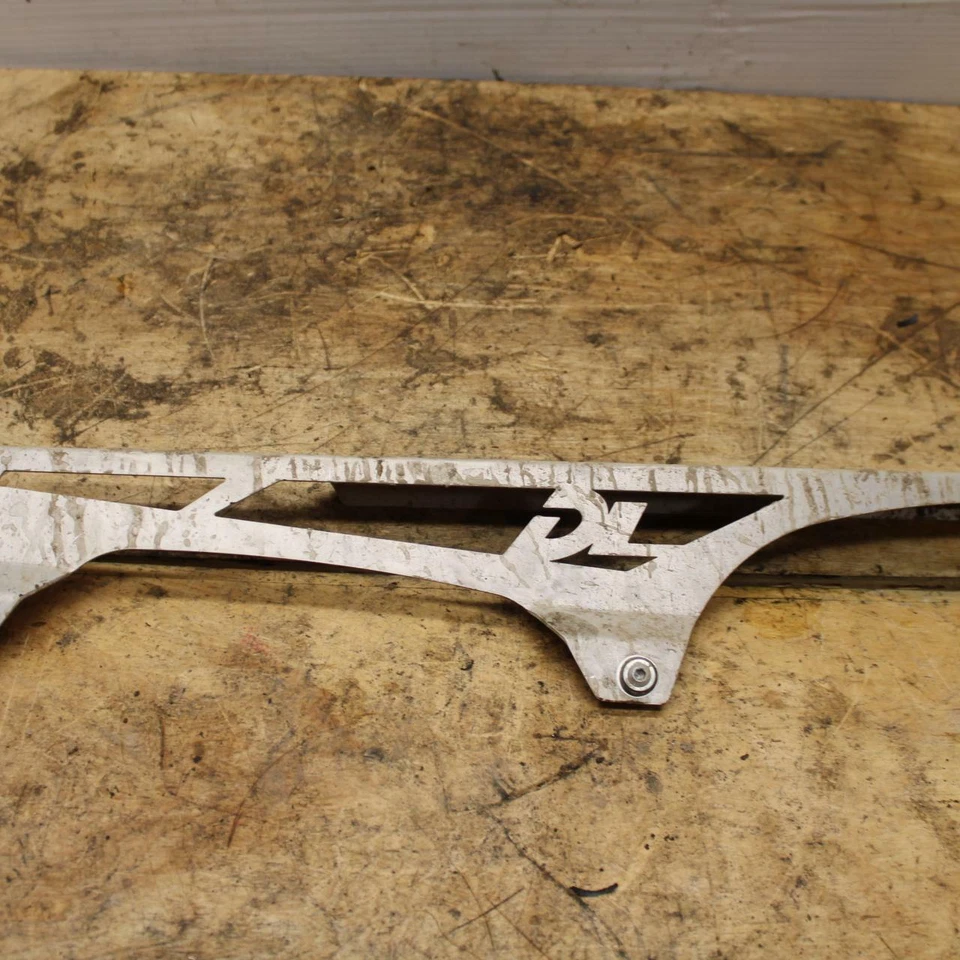 07-11 SUZUKI VSTROM 650 CUBIERTA DE PROTECTOR DE CADENA DE TRANSMISIÓN TRASERA ESCUDO BB340 Foto 1 de 4