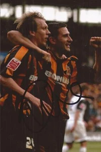 HULL: DAVID LIVERMORE SIGNED 6x4 ACTION PHOTO+COA - Imagen 1 de 1