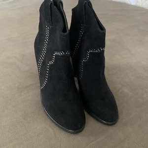 Joie Heeled Almond Toe Monte Suede Ankle Boot Black 9.5 39.5 Studded Dust Bag - Picture 1 of 10