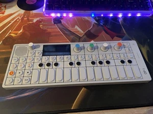 Teenage Engineering OP-1 Portable Synthesizer Workstation - Bild 1 von 2