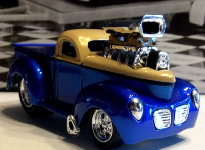 MUSCLE MACHINES 1940 40 WILLYS PICKUP TRUCK LIMITED EDITION  -- 1/64 DIECAST - Image 1 of 4