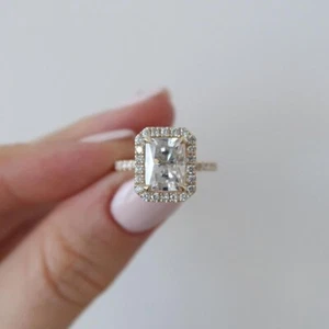 IGI-zertifizierter 2Ct Radiant Lab Grown Diamant Halo Verlobungsring 14k Gelbgold - Bild 1 von 4