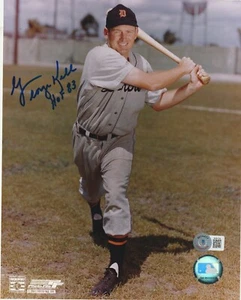 GEORGE KELL Signed Detroit TIGERS 8x10 PHOTO Beckett Authentic (BAS) w/ HOF Insc - Picture 1 of 2