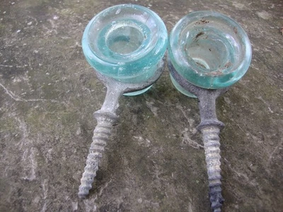 PAR DE AISLANTES LATERALES PARARRAYOS DE VIDRIO VINTAGE CON LOS SOPORTES DE MONTAJE Foto 1 de 3