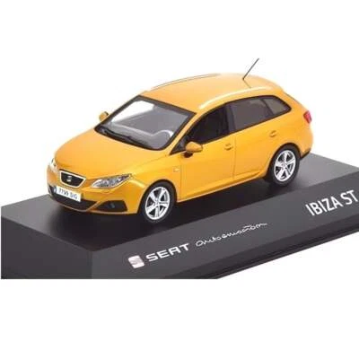 #05 Seat Ibiza ST Tribu 1:43 IXO Fischer voiture miniature - Photo 1/3