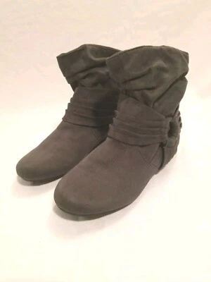 Botines Rampage para mujer grises de gamuza sintética talla 7 Bastille plisados grises Foto 1 de 4