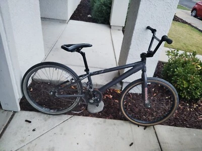 24 polegadas Diamondback BMX CRUISER ORIGINAL / GT HARO REDLINE SE CRUPI YESS CHASE  - Imagem 1 de 4