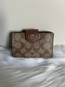 NWT Coach  Medium Corner Zip Wallet Signature Canvas Khaki Saddle 2 - Picture 1 of 5