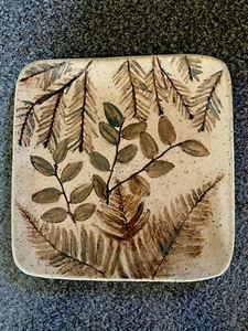 Plato de cerámica botánica hecho a mano 7" x 7" The Cookie Jar de Athena 2018 NUEVO ESTADO - Imagen 1 de 3