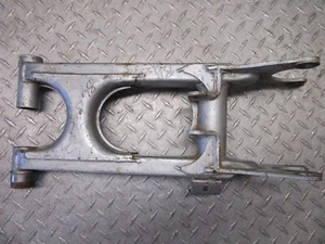 04 2004 Yamaha Blaster 200 Swingarm 2XJ-22110-00-35 50442 YFZ200 - Picture 1 of 18
