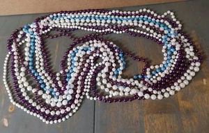 Cuentas de Mardi Gras 23"" de largo 9 piezas blanco azul púrpura - Imagen 1 de 4