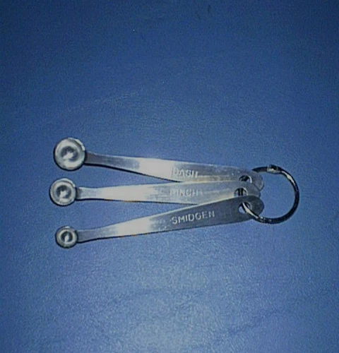 EKCO Stainless Steel Measuring Spoons on Ring SMIDGEN, PINCH, DASH - Image 1 of 3