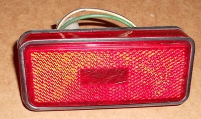 Toyota Corolla 1976-79 2 puertas OEM trasero izquierdo conjunto de lentes marcadores laterales rojos 20-20 Foto 1 de 4