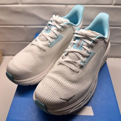 NUEVO HOKA Arahi 7 Mujer Zapatos para Correr Oro Escarcha/Rosa Talla 10B Nuevo en Caja Foto 1 de 4