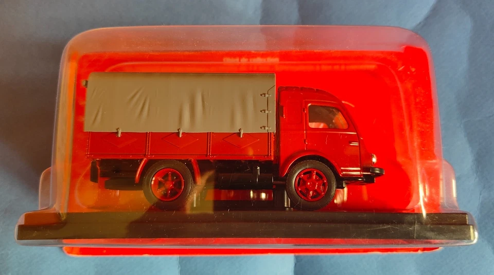 DIE CAST 1/43  RENAULT 2 TONNES  (1947) - Immagine 1 di 1