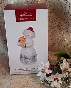 2022 Hallmark SNOWTOP LODGE #18 Ornament CONSTANCE R. GOODWIN Porcelain Snowman - Picture 1 of 3