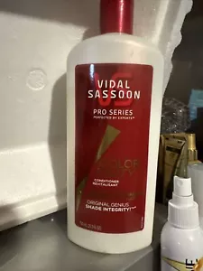 Vidal Sassoon VS Pro Series Color Finity Protecting Conditioner Moisturizers - Picture 1 of 4