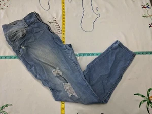  CELLO Mid-Rise Size 20 Medium Wash Blue Denim Distressed Jean - Picture 1 of 6