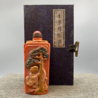 Pintura de meditación Bodhidharma tallada en cinabrio de China en botella de tabaco dorada con caja Foto 1 de 4