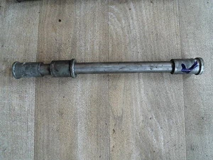 E4. Kawasaki GPZ 900R ZX900A Eje Propulsión Delant. Rueda Delantera de Axle - Imagen 1 de 2