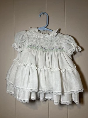 Vestido Polly Flinders feito à mão meninas 12 meses bordado floral branco vintage - Imagem 1 de 4