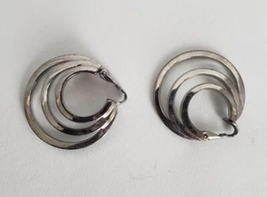 Pendientes de clip Bergere triple aro tono plata - Imagen 1 de 4