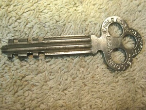 Antique Eagle flat steel padlock,trunk,cabinet key - Picture 1 of 2