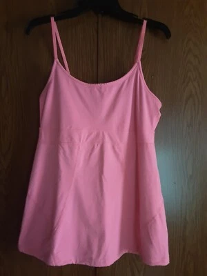 Camiseta sin mangas de ejercicio rosa para mujer de Gap Fit talla mediana Foto 1 de 4